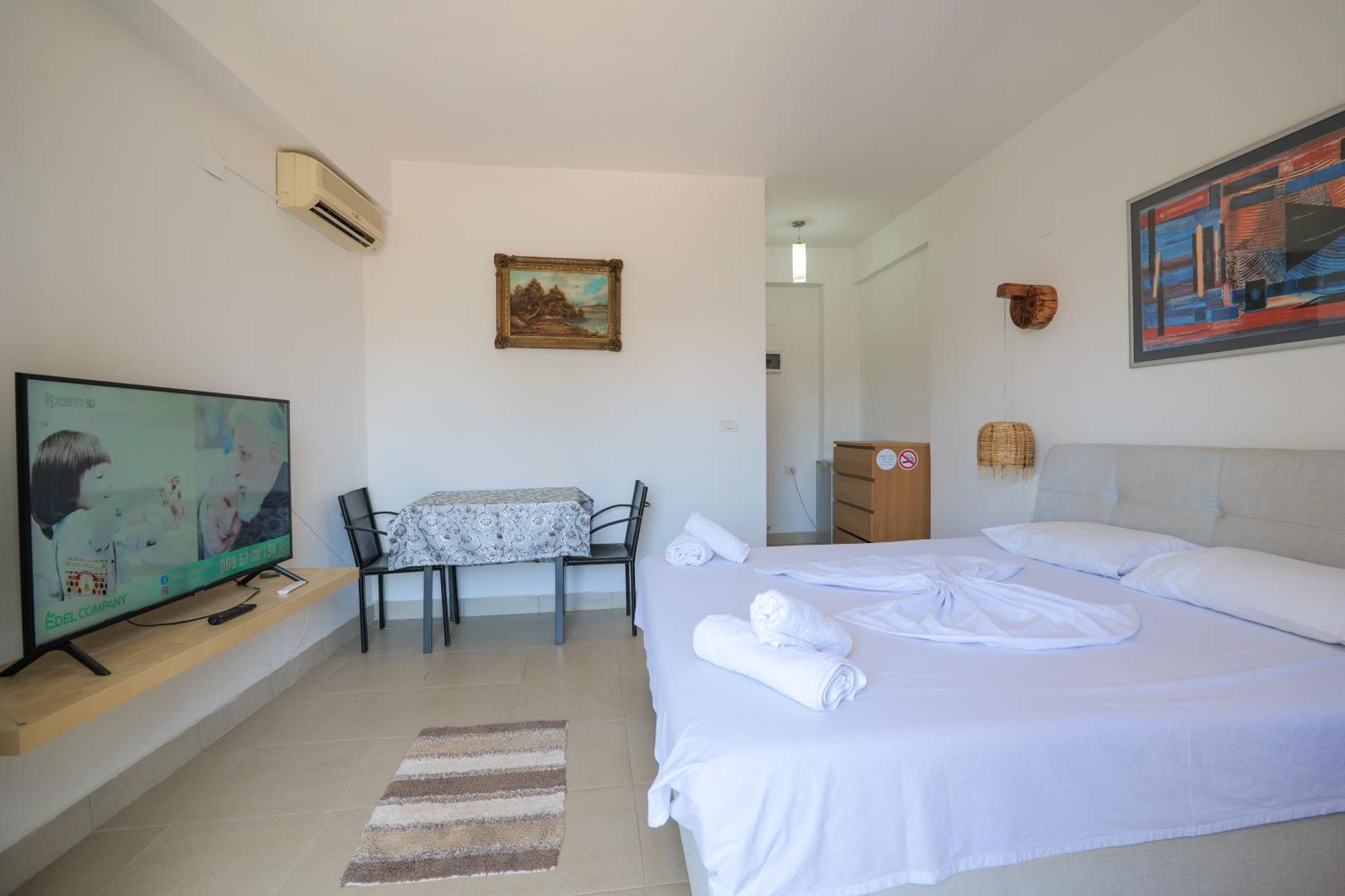 Garden Villa Lake Side & Glamping Ksamil Exterior foto