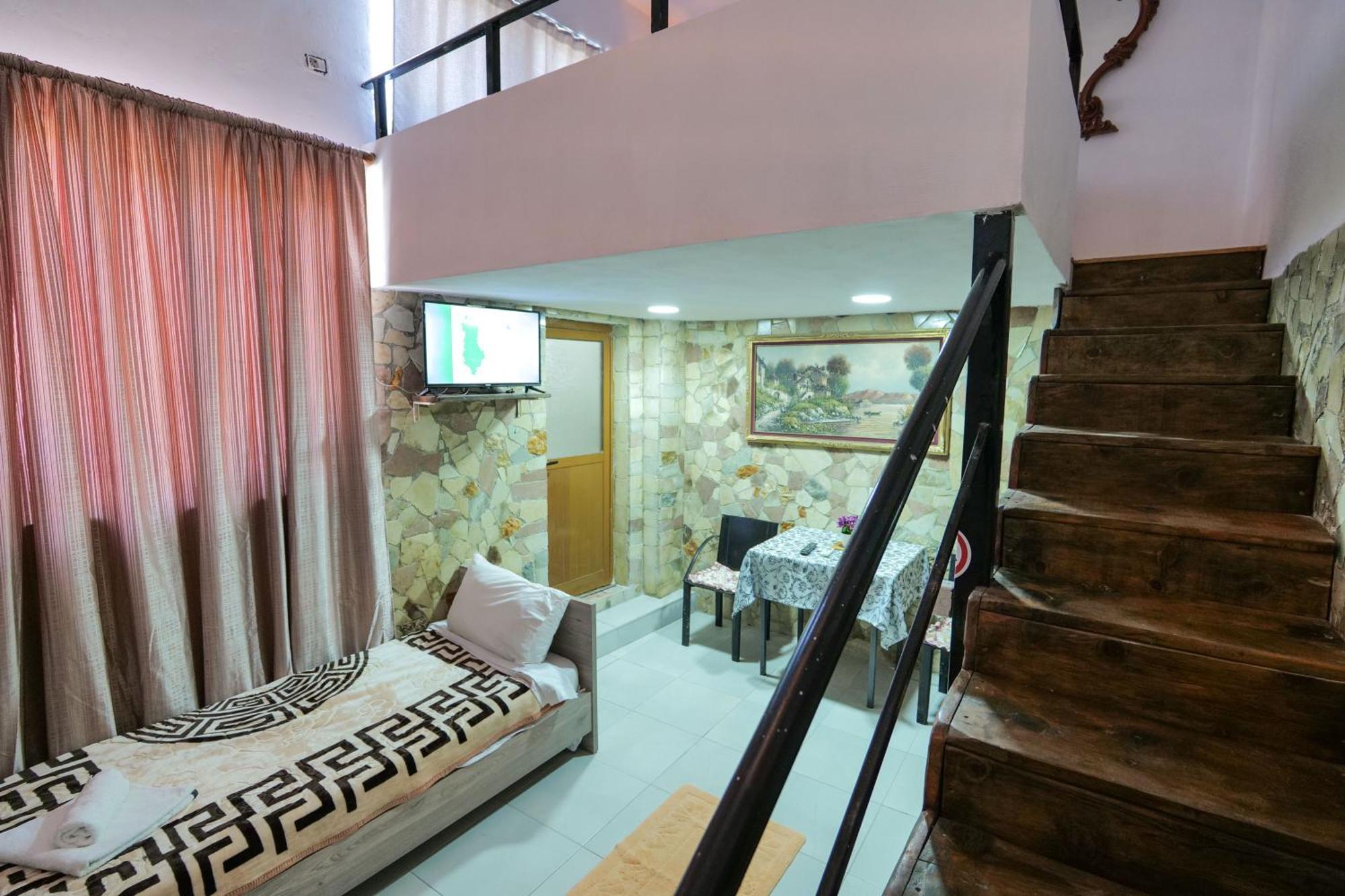 Garden Villa Lake Side & Glamping Ksamil Exterior foto