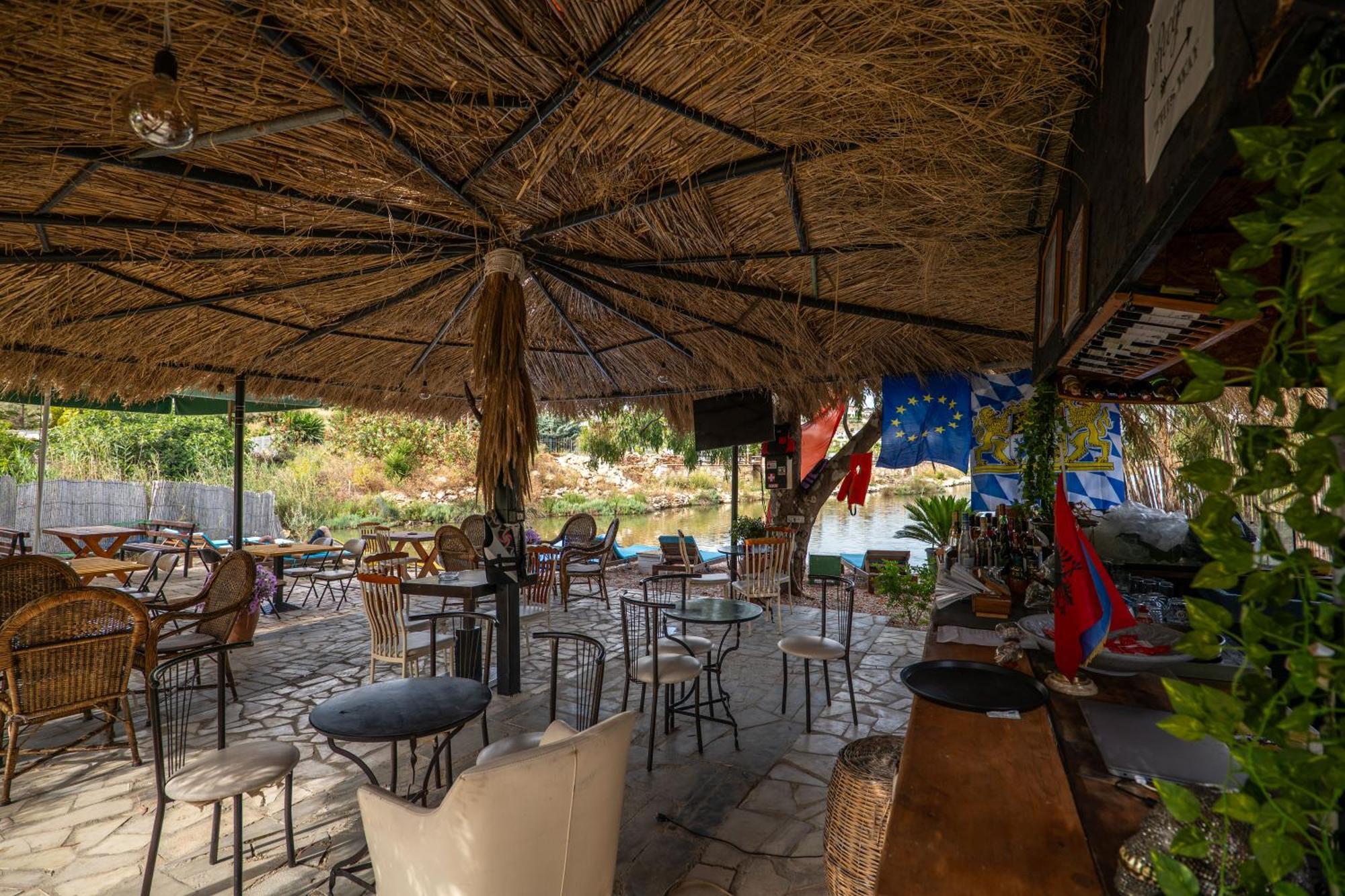 Garden Villa Lake Side & Glamping Ksamil Exterior foto