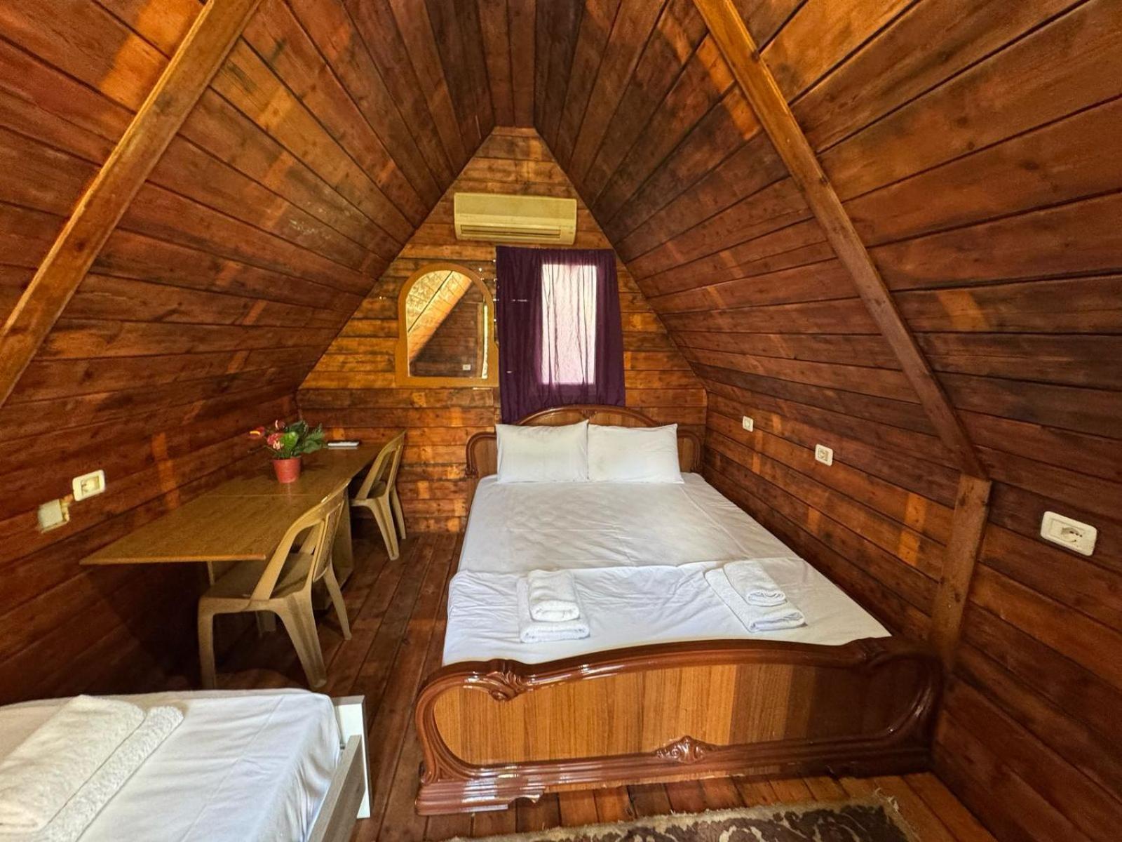 Garden Villa Lake Side & Glamping Ksamil Exterior foto