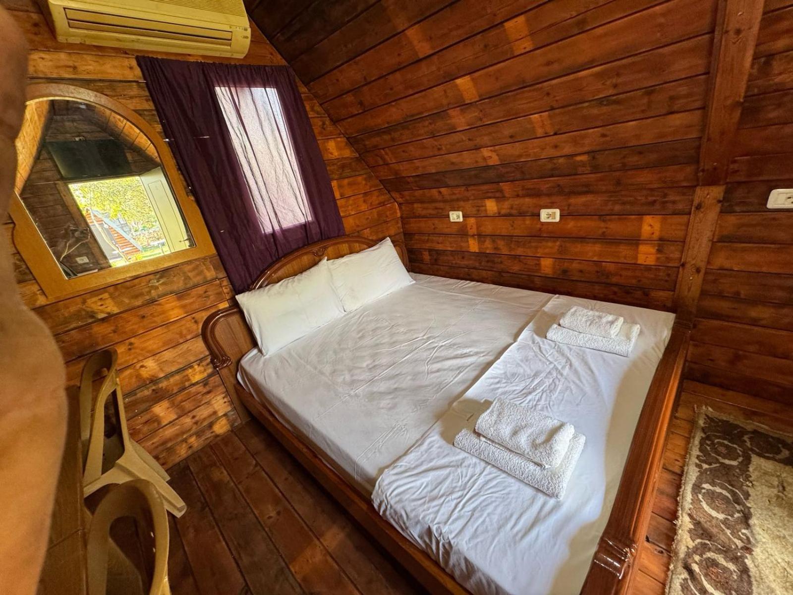 Garden Villa Lake Side & Glamping Ksamil Exterior foto